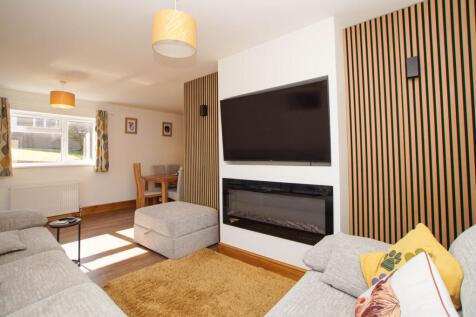 Dining Lounge 