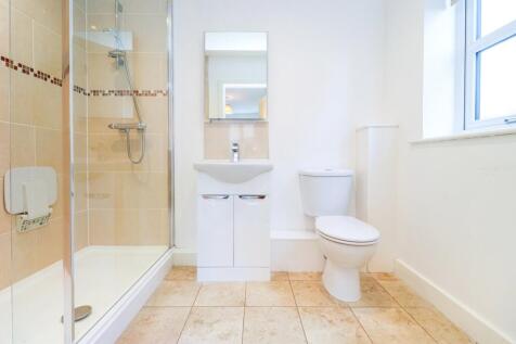 Master En-Suite Shower Room