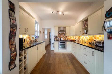 Kitchen: