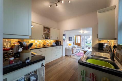 Kitchen: