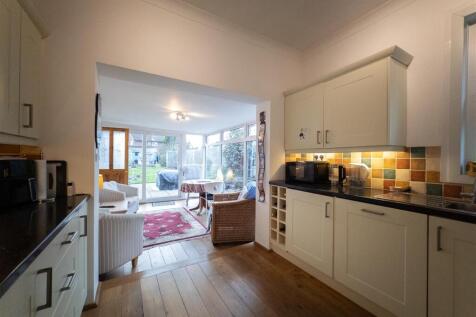 Kitchen: