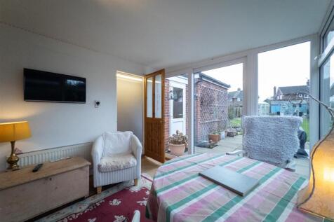 Garden Room:
