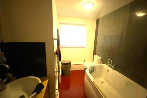 Bathroom.JPG
