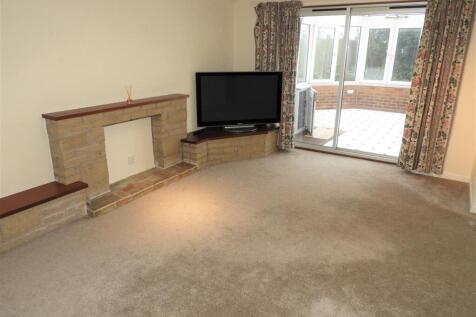 153 hoyles lane lounge.JPG