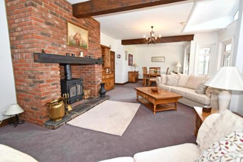 Sitting/Dining Room