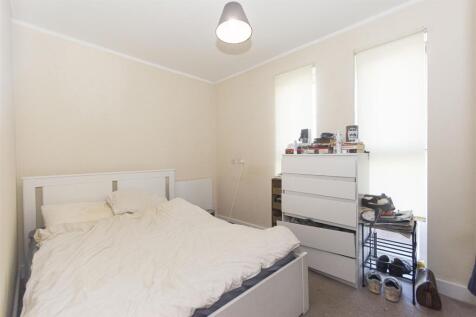 cubitt apts 21 (4).jpg