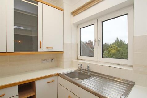 48TM - Kitchen 1.jpg