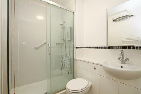 48TM - Shower room.jpg