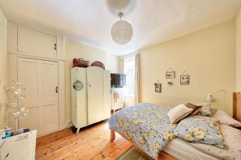 48_isis_street_bed1.jpg
