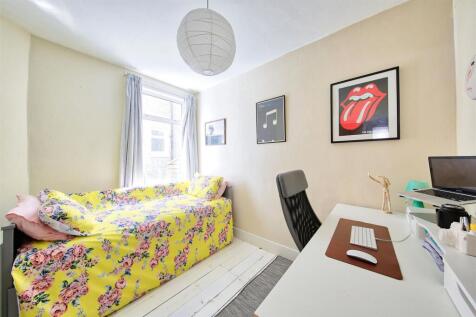 48_isis_street_bed2.jpg