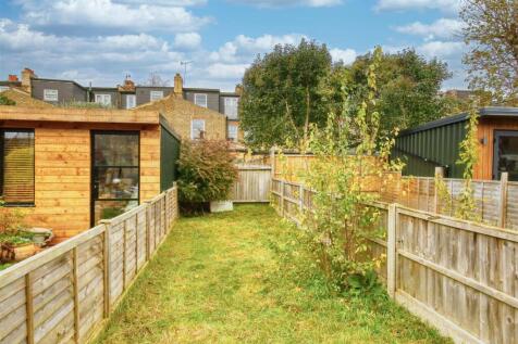 13a_isis_street_image1_19838_4 copy.jpg