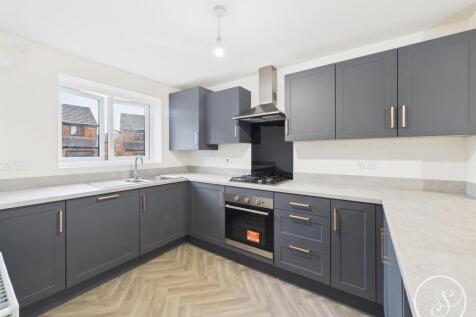 KITCHEN/LIVING SPACE