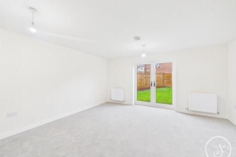 KITCHEN/LIVING SPACE