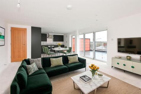 27YarmouthRoad-33 - Living Room - Modern - 2.jpg