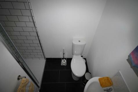 Bed 1 en-suite