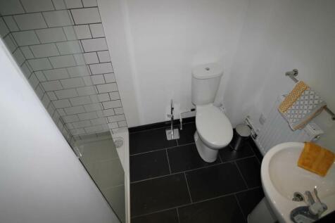 Bed 4 - en-suite