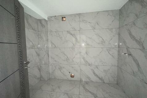 En-Suite Bedroom Ground Floor