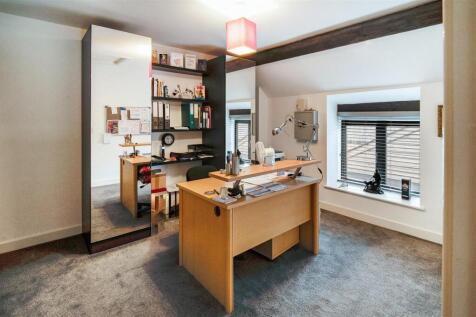 FIRST FLOOR BEDROOM 1