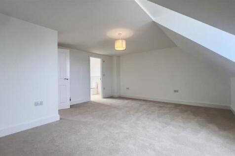Master Bedroom with En-Suite