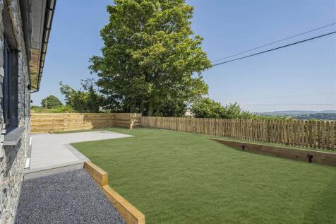 South Facing Front Garden