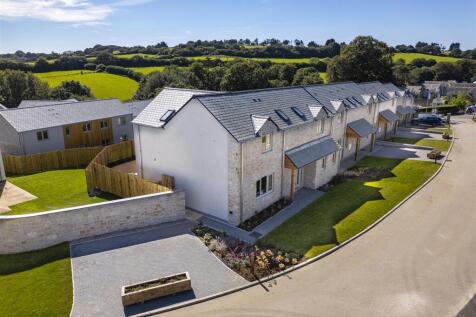 1. House 10 with external private parking.jpg