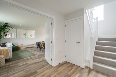 5. Spacious ground floor hallway.jpg