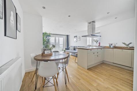 Kitchen/dining room/lounge