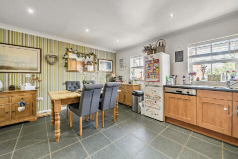 1336790-9-689a04d...