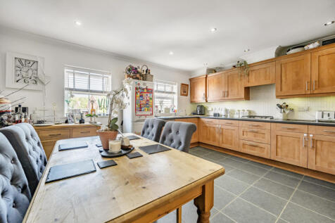 1336790-8-689a020...