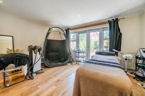 1336790-2-6899ff7...