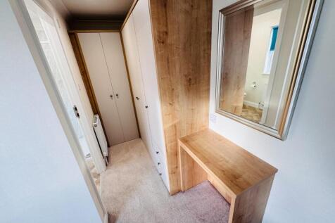 DRESSING / WARDROBES