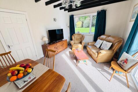 GROUND FLOOR BEDROOM (USED AS SITTING ROOM)