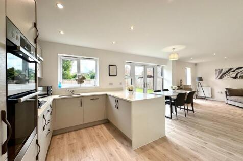 Kitchen/dining/family room