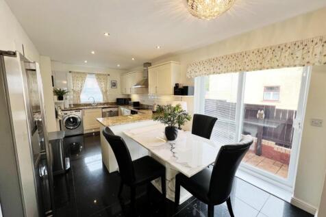 Dining room / Kitchen