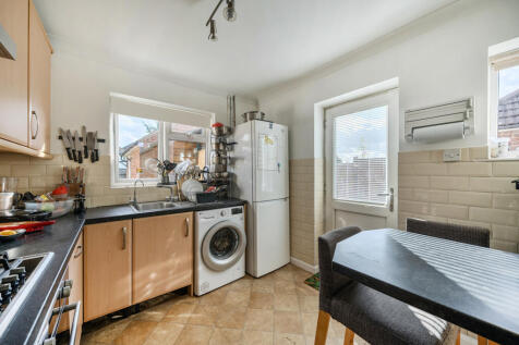 1373158-12-68fb7c...