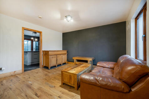 1387298-8-6937ffd...