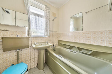 1354417-5-68c82de...