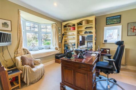 Bedroom 3/Study