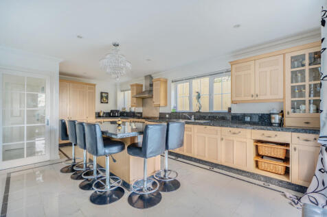 1394515-1-6945538...