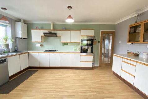 Spacious kitchen