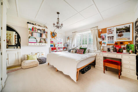 1375278-6-690a01a...