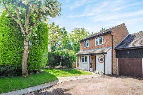 Properties For Sale in Chelsfield - Flats & Houses For Sale in