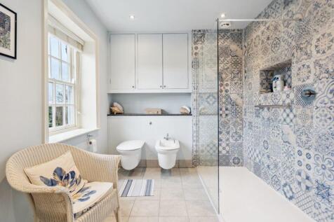 Ensuite shower room