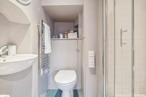 Annexe shower room
