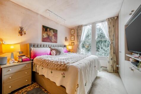 1374260-12-690352...