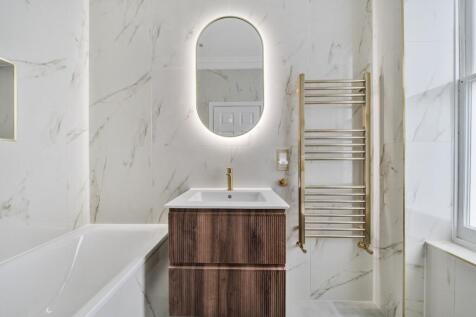 1375081-7-6908a8a...