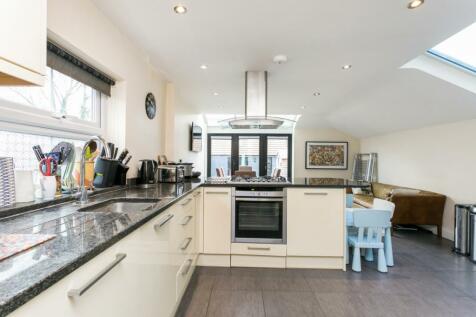 3 Bedroom Houses To Rent In Windsor Berkshire Rightmove