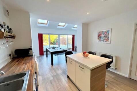 Kitchen &amp; Dining Area