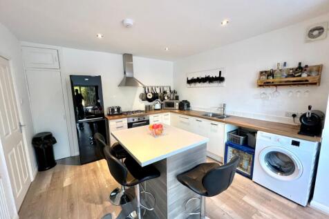 Kitchen &amp; Dining Area