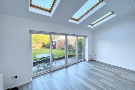 Kitchen &amp; Dining Area
